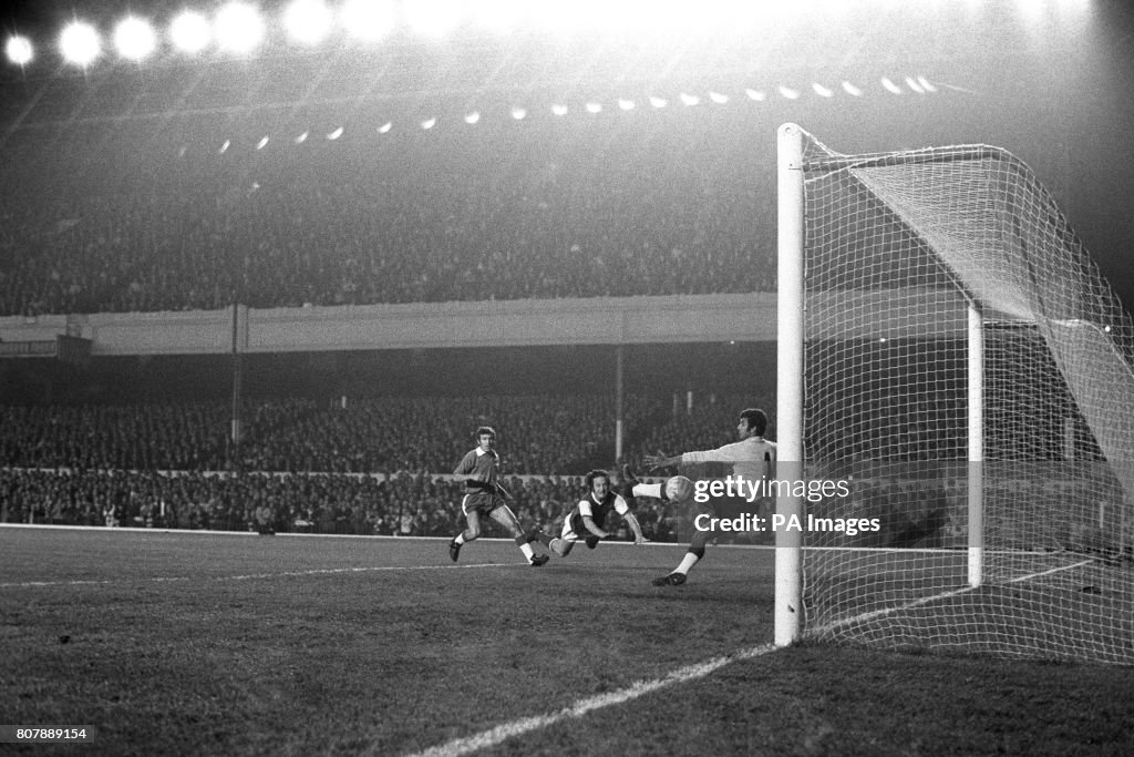 Soccer - Inter-Cities Fairs Cup - First Round Second Leg - Arsenal v Lazio - Highbury