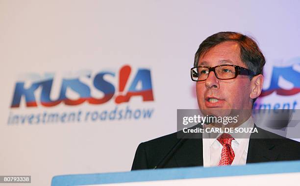 Peter Aven, President of Alpha Bank, speaks during the Russian Economic Forum in London on April 21, 2008. AFP PHOTO/CARL DE SOUZA