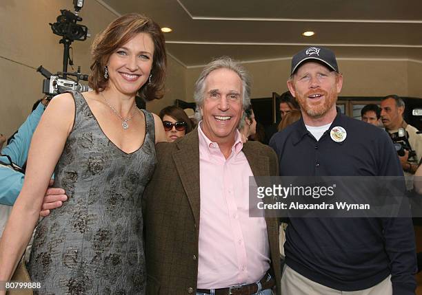 Brenda Strong, Henry Winkler, and Ron Howard arrive at "A Plumm Summer" Premiere on April 20, 2008 at Mann Bruin Theater in Westwood, California