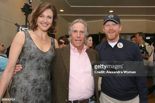 Brenda Strong, Henry Winkler, and Ron Howard arrive at "A Plumm Summer" Premiere on April 20, 2008 at Mann Bruin Theater in Westwood, California