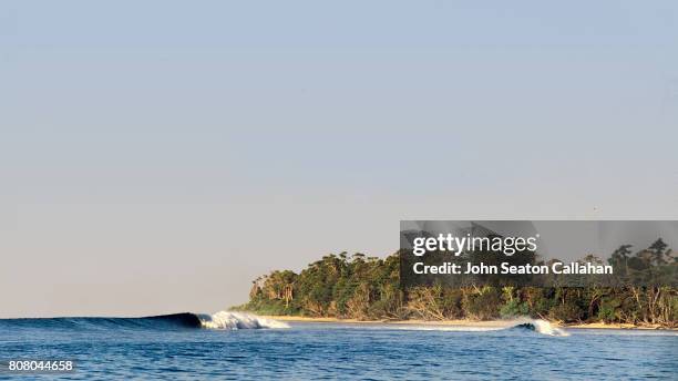 ocean waves in the andaman islands - india andaman wave stock pictures, royalty-free photos & images