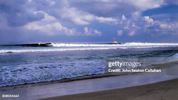 ocean waves in the andaman islands - india andaman wave stock pictures, royalty-free photos & images