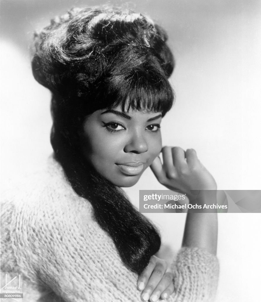 Soul And R B Singer Mary Wells Poses For A Portrait Circa 1962 In New soul-and-r-b-singer-mary-wells-poses-for-a-portrait-circa-1962-in-new