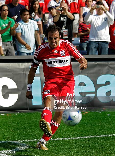 Cuauhtemoc Blanco of the Chicago Fire makes a corner kick during the second half against the the Kansas City Wizards at Toyota Park on April 20, 2008...