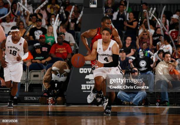 Andre Barrett of the Austin Toros drives up court against the Idaho Stampede at the Austin Convention Center April 21, 2008 in Austin, Texas. NOTE TO...