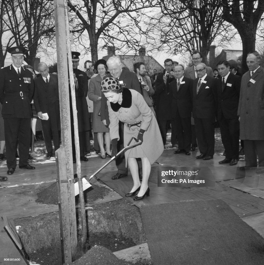 Royalty - Queen Elizabeth II - National Institute of Agricultural Botany, Cambridge