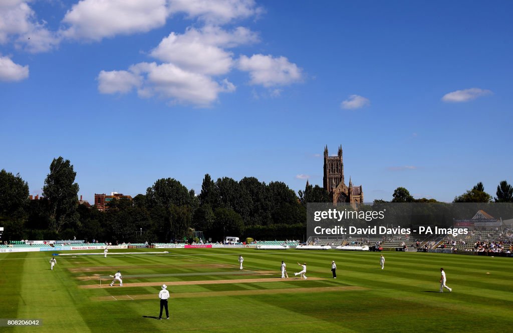 Cricket - Liverpool Victoria County Championship - Divison Two - Day One - Worcestershire v Surrey - New Road