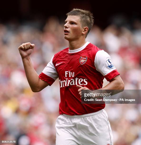 Arsenal's Andrey Arshavin celebrates scoring his side's second goal from the penalty spot