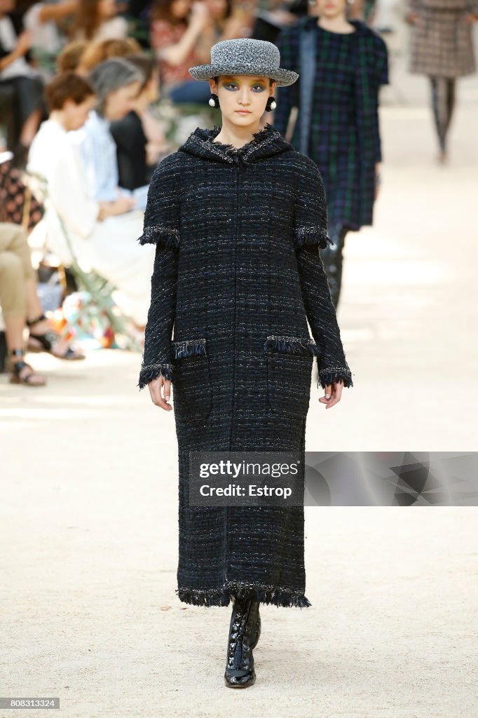 Chanel : Runway - Paris Fashion Week - Haute Couture Fall/Winter 2017-2018