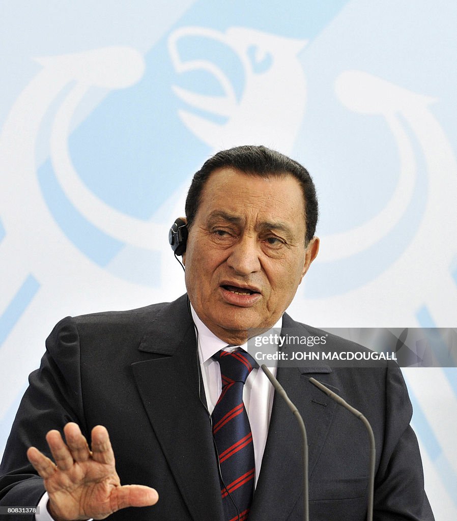 Egyptian President Hosni Mubarak address