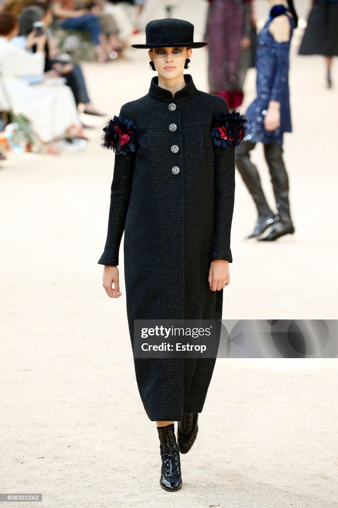 Chanel : Runway - Paris Fashion Week - Haute Couture Fall/Winter 2017-2018