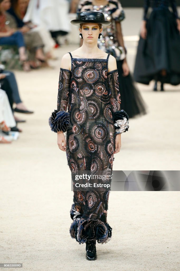 Chanel : Runway - Paris Fashion Week - Haute Couture Fall/Winter 2017-2018