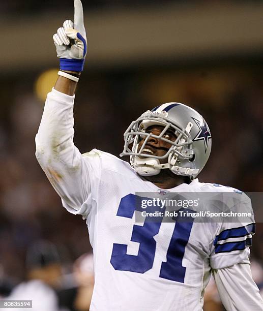 Roy Williams of the Dallas Cowboys gestures against the Chicago Bears at Soldier Field on September 23, 2007 in Chicago, Illinois. Cowboys won 34-10.