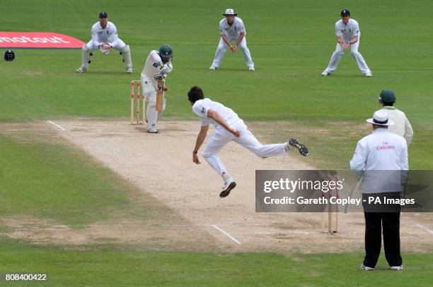 Pakistan's Imran Farhat in batting action