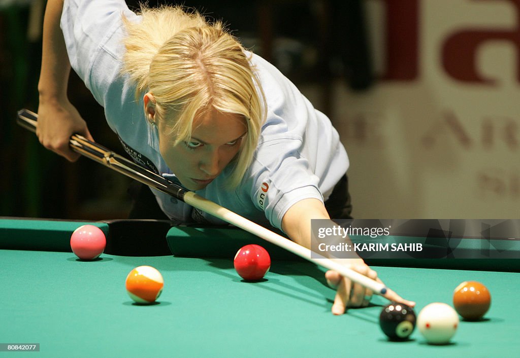 Austria's Jasmin Ouschan plays against G