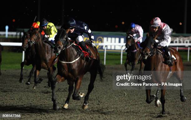 Skeleton ridden by Silvestre De Sousa wins the Digibet.com Nursery at Kempton Park Racecourse.