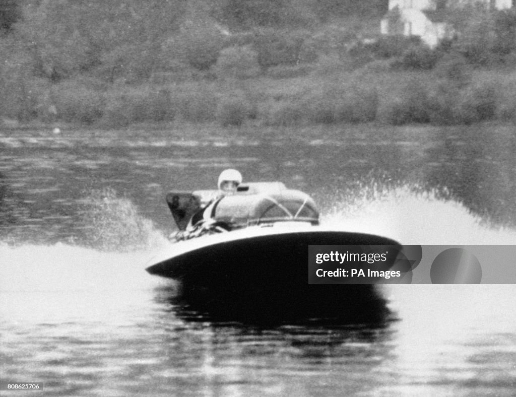 Water Speed Tony Fahey on his way to two world water speed records on Lake... News ...