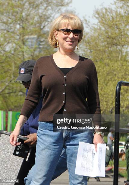 New York Restoration founder, singer Bette Midler attends an Arbor Day Community celebration at McCarren Park April 25, 2008 in the Brooklyn borough...