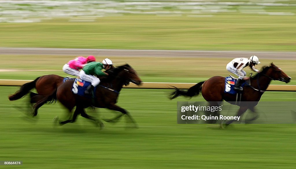 Sandown Hillside Races