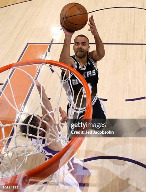 Tony Parker of the San Antonio Spurs shoots against the Phoenix Suns during Game Three of the Western Conference Quarterfinals during the 2008 at NBA...