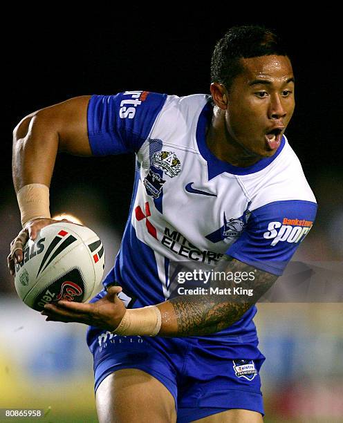 Ben Roberts of the Bulldogs runs with the ball during the round seven NRL match between the Manly Warringah Sea Eagles and the Bulldogs at Brookvale...