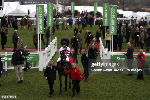 46 Jenny Mould Memorial Handicap Chase Stock Photos, High-Res Pictures ...