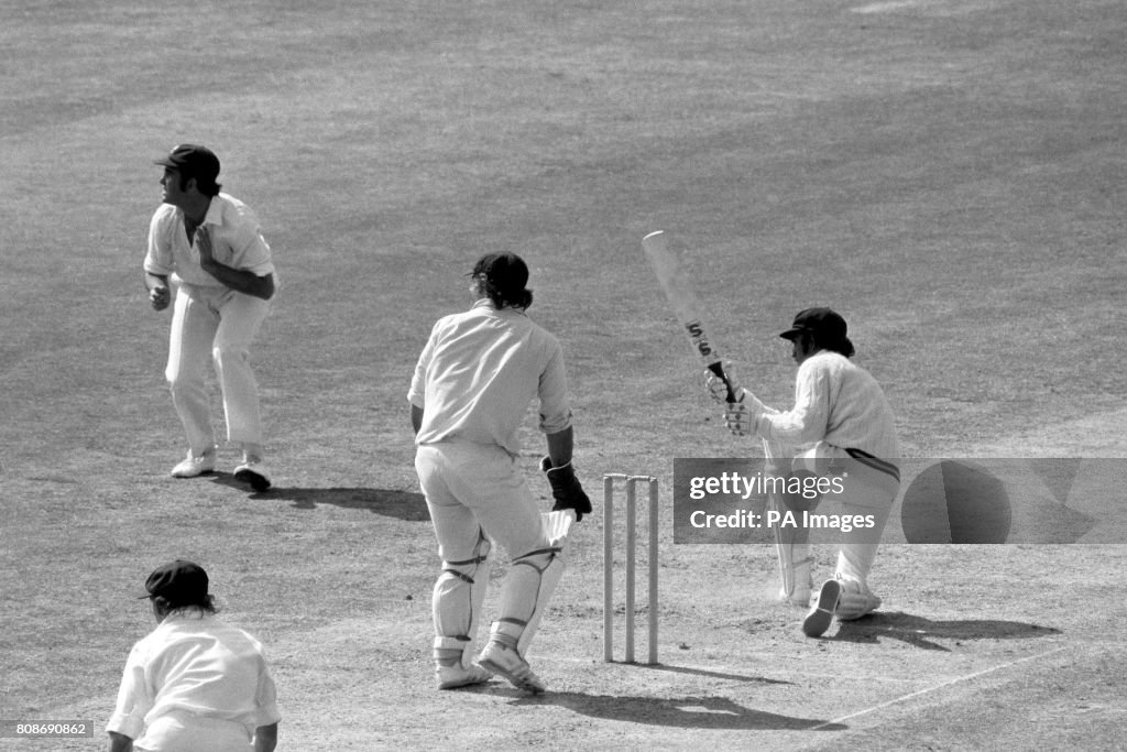 Cricket - Prudential World Cup 1975 - Group B - Australia v Sri Lanka - The Oval