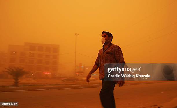 Sandstorm Hit Sand Storm Hits Baghdad Photos and Premium High Res Pictures - Getty Images