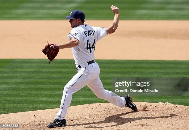 Starting pitcher Jake Peavy of the San Diego Padres pitches against the Arizona Diamondbacks during the MLB game on April 27, 2008 at Petco Park in...