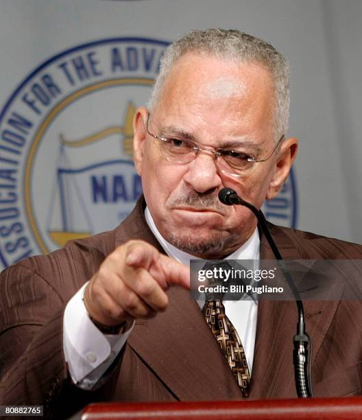 Rev. Jeremiah Wright delivers the keynote address at the Detroit NAACP annual Fight For Freedom Fund Dinner April 27, 2008 in Detroit, Michigan. Rev....