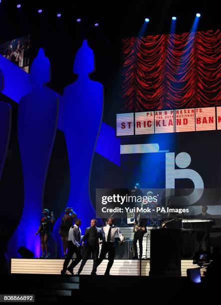 Plan B O2 263 Plan B Performs At The O2 Arena In London Stock Photos, High-Res ...