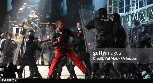 Plan B O2 263 Plan B Performs At The O2 Arena In London Stock Photos, High-Res ...
