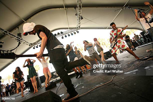 Daniel Coops 1,023 James Bloomfield Stock Photos, High-Res Pictures, and Images ...