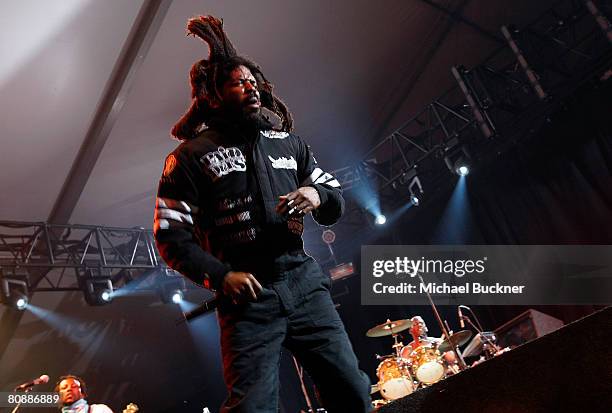 Prof Rapper Murs 96 Murs Rapper Stock Photos, High-Res Pictures, and Images - Getty Images