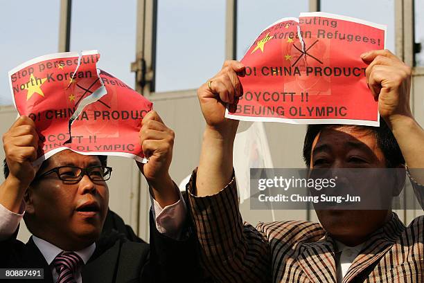 Chinese Rip Flag 18 China Flag Rip Stock Photos, High-Res Pictures, and Images - Getty ...