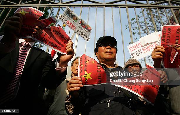 Chinese Rip Flag 18 China Flag Rip Stock Photos, High-Res Pictures, and Images - Getty ...