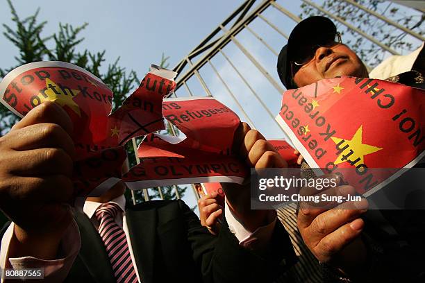 Chinese Rip Flag 18 China Flag Rip Stock Photos, High-Res Pictures, and Images - Getty ...