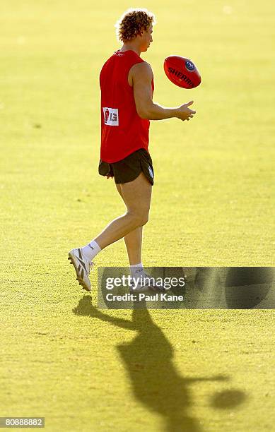 Shaun McManus of the Dockers walks across the oval during an AFL Fremantle Dockers training session at Fremantle Oval on April 28, 2008 in Perth,...