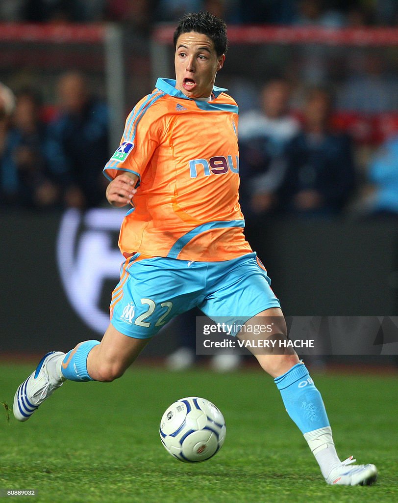 Marseille's midfielder Samir Nasri vies during his French L1 football ...