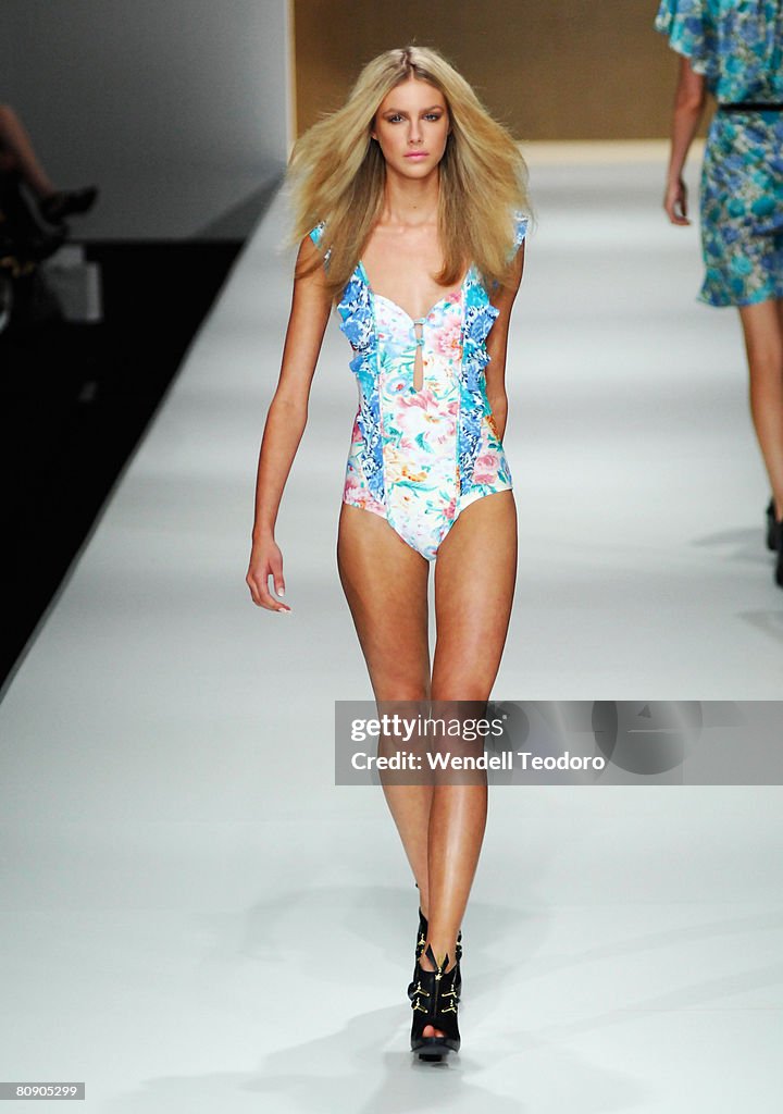 RAFW S/S 2008/09 - Zimmermann Catwalk