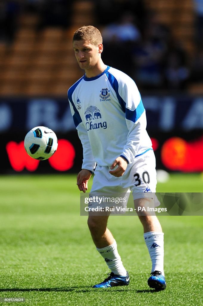 Soccer - Barclays Premier League - Wolverhampton Wanderers v Everton - Molineux