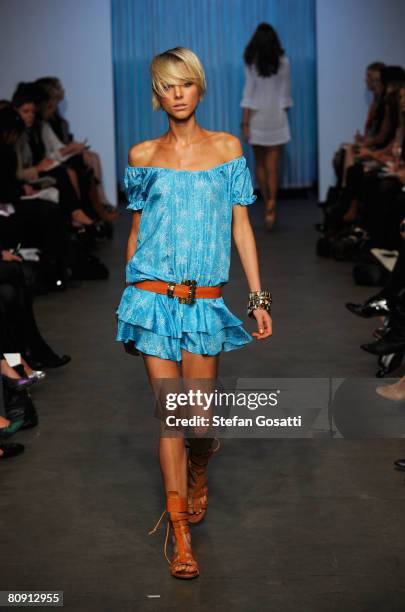 Model showcases an outift by designer Bec & Bridge on the catwalk during the second day of the Rosemount Australian Fashion Week Spring/Summer...