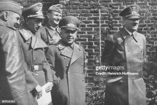 Adolf Hitler , Max Amann and Ernst Schmied, 1916.