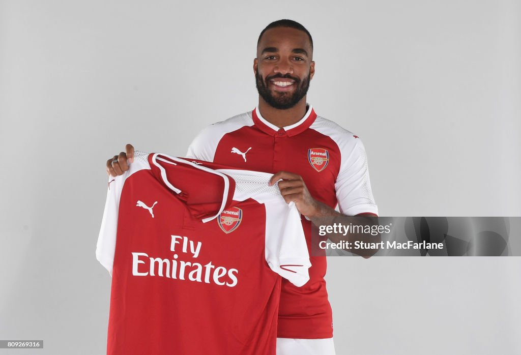 Arsenal Unveil New Signing