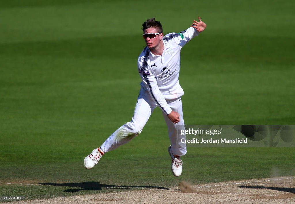 Surrey v Hampshire - Specsavers County Championship: Division One