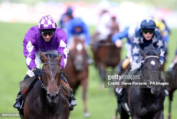 Jockey Jimmy Fortune on Pisco Sour during Day Three of the 2011 Royal Ascot Meeting.