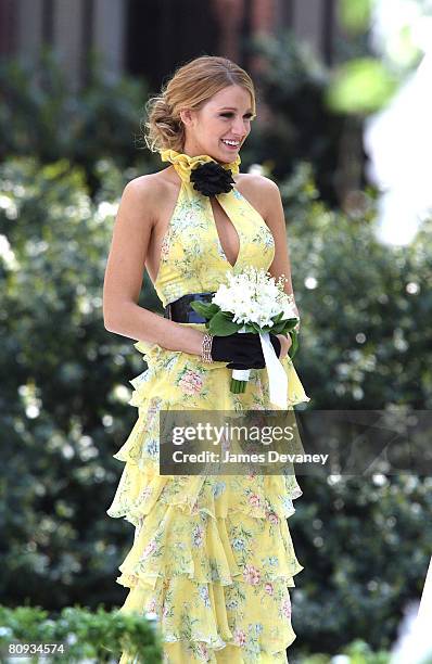 4,292 Yellow Chiffon Dress Photos and Premium High Res Pictures - Getty Images 4,292 Yellow Chiffon Dress Photos and Premium High Res Pictures - Getty Images