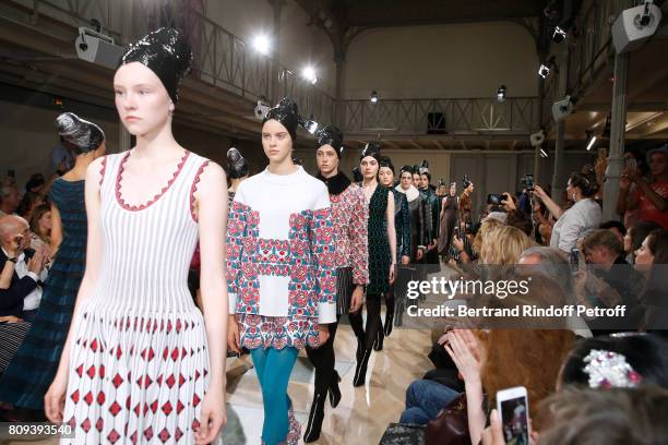 Audience applause Models at the end of the Azzedine Alaia Fashion Show as part of Haute Couture Paris Fashion Week. Held at Azzedine Alaia Gallery on...