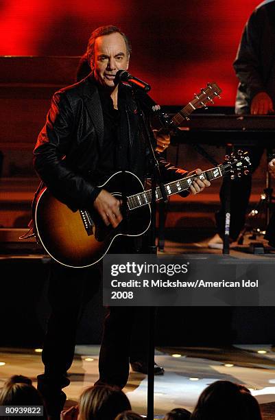 Singer/songwriter Neil Diamond performs "Pretty Amazing Grace" during live elimination show of American Idol April 30, 2008 in Los Angeles,...
