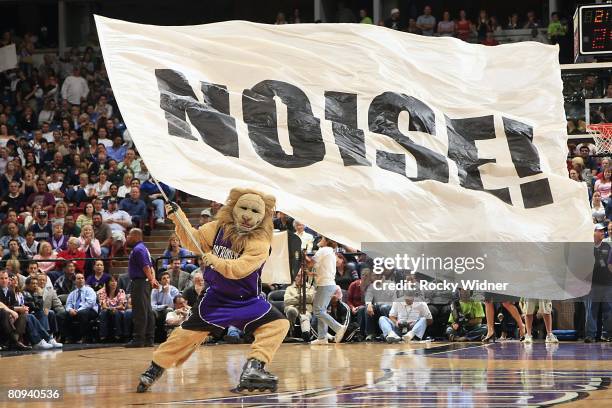 The mascot of the Sacramento Kings rallies the fans during the NBA game against the San Antonio Spurs at ARCO Arena on April 14, 2008 in Sacramento,...